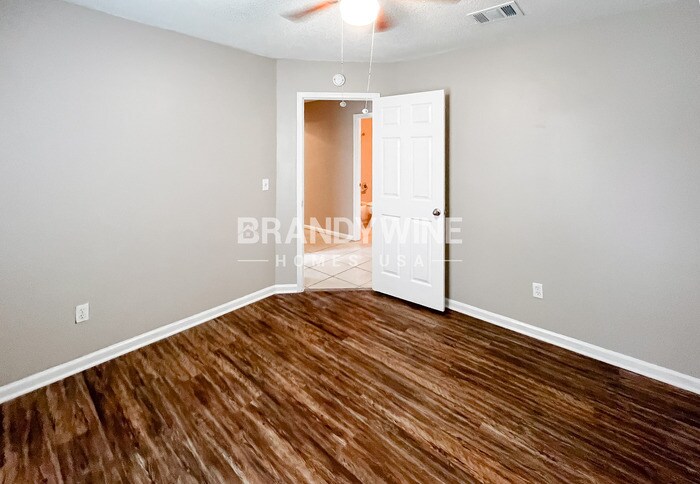 Building Photo - 3931 Hunters Lake Cir W
