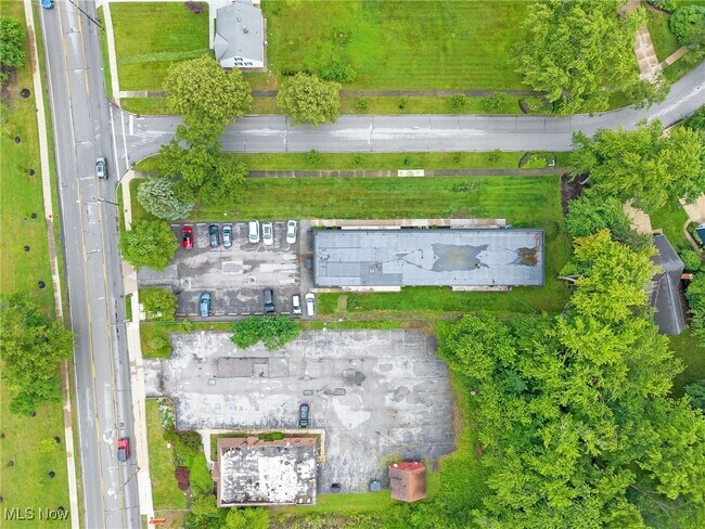 Building Photo - 24325 Detroit Rd