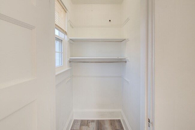 Building Photo - 1135 Jackson Ave