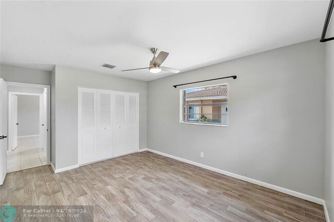 Building Photo - 3843 NW 81st Terrace