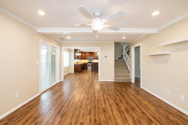 Building Photo - 5 Bedroom, 2.5 Bath Home for Rent in Salem Woods
