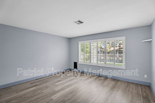 Building Photo - 1575 S Pennington Dr