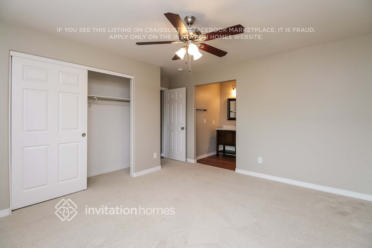 Building Photo - 30737 N Royal Oak Way