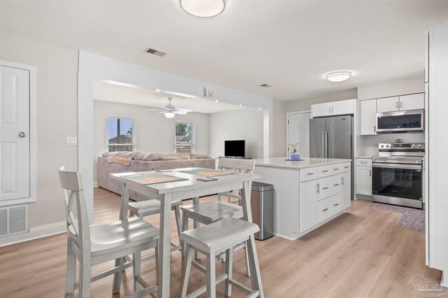 Building Photo - 4570 Yacht Harbor Dr