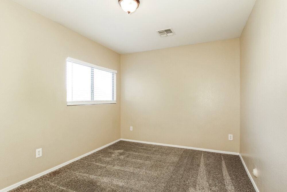 Building Photo - 2746 S Southwind Dr