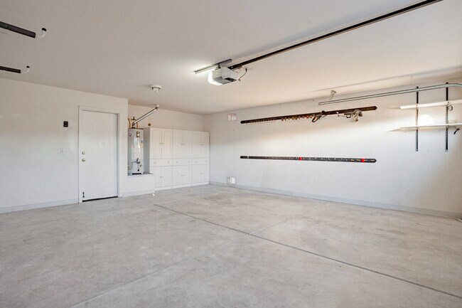 Building Photo - 6590 Tuzigoot Way