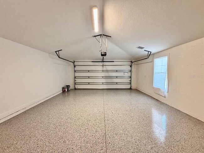 Building Photo - 35609 Stableton Ln