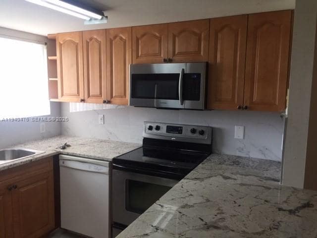 Building Photo - 311 NW 82nd Ave