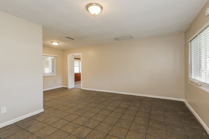 Building Photo - 6532 Albicore Rd