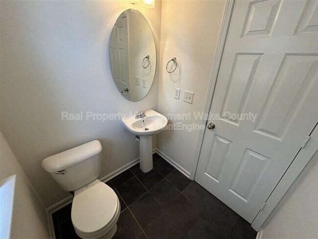 Building Photo - 119 Longchamp Ln