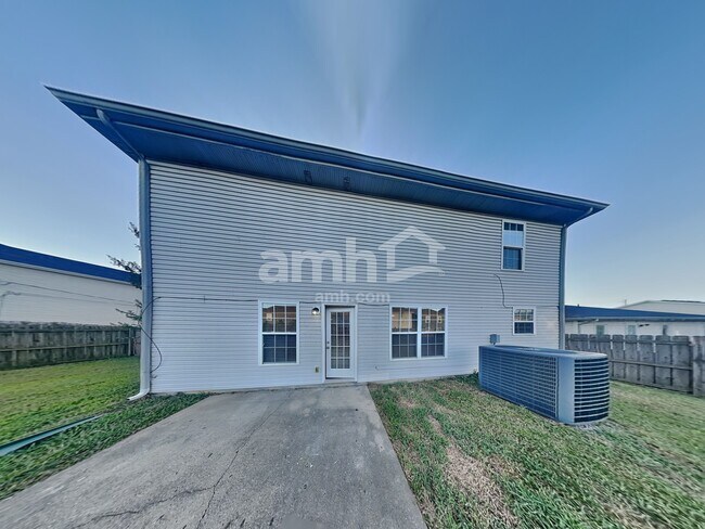 Building Photo - 111 Dreville Dr