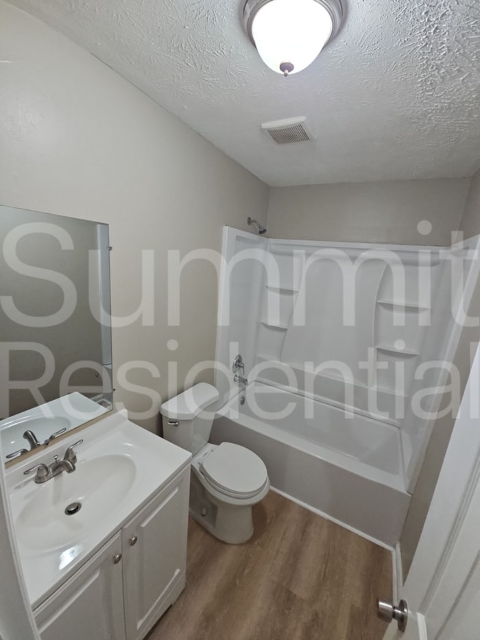 Building Photo - 5950 Stonewall Dr