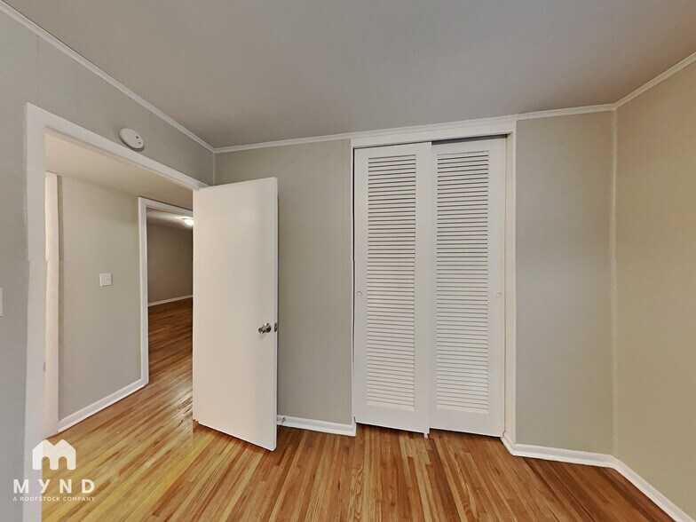 Building Photo - 452 Burgundy Rd