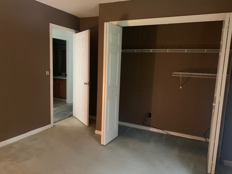 Building Photo - 61 Trotters Way