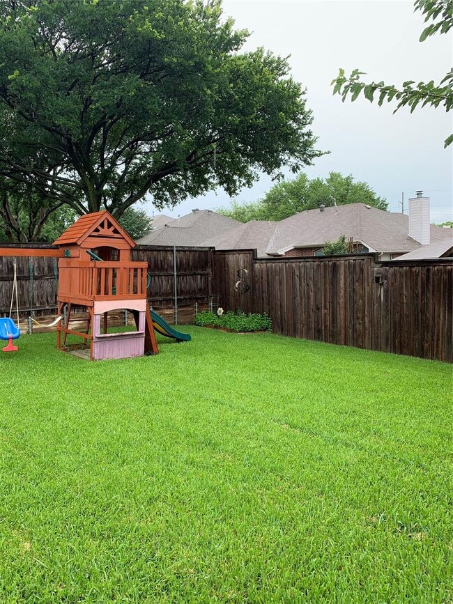 Building Photo - 3 Bedroom - 2 Bathroom House in Flower Mound