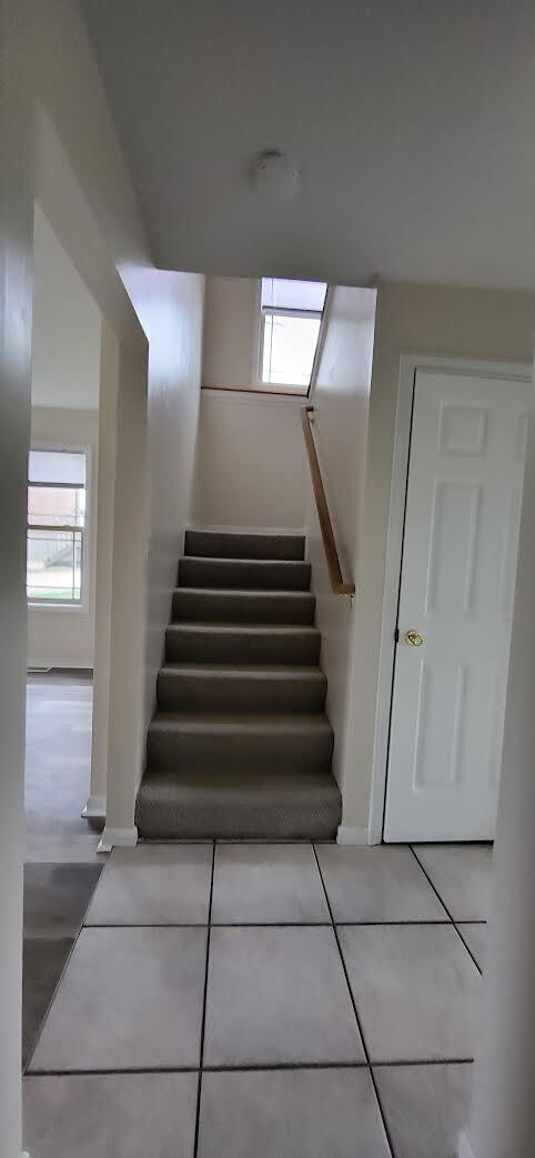Building Photo - 3 Bed 2.5 Bath Townhome