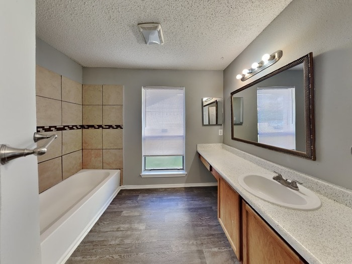 Building Photo - 3014 Pepperidge Dr E