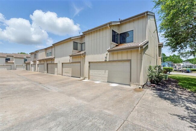 Building Photo - 3126 Windchase Blvd