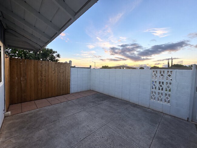 Building Photo - 1365 Kuahaka St