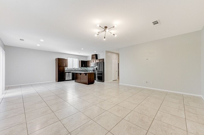 Building Photo - House For Rent! 4 beds, 3 baths Community ...