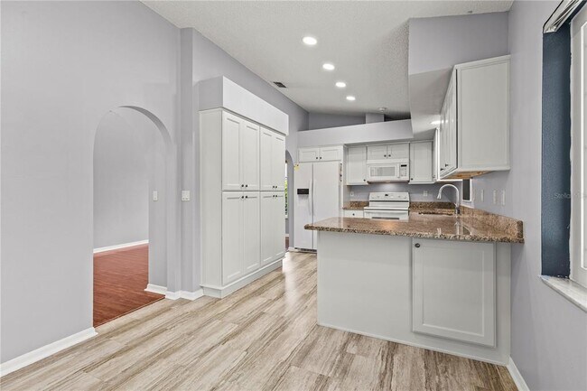 Building Photo - 9447 Ashley Dr