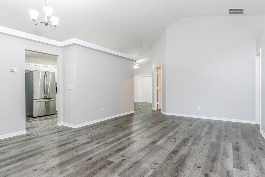 Building Photo - 3027 Eagle Crossing Dr