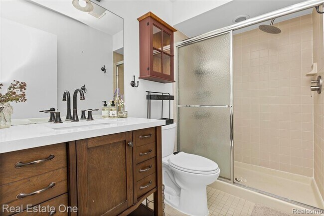 Building Photo - 732 Hamilton Ct