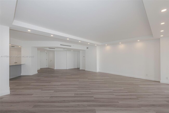 Building Photo - 19500 Turnberry Way