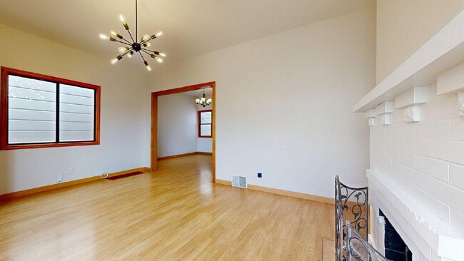 Building Photo - Freshly Updated 2BR Home with Garage, Outd...