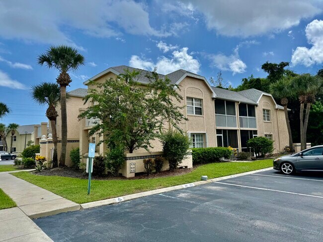 Building Photo - 1673 SE Green Acres Cir