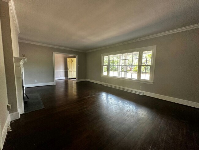 Building Photo - 2626 Monticello Dr