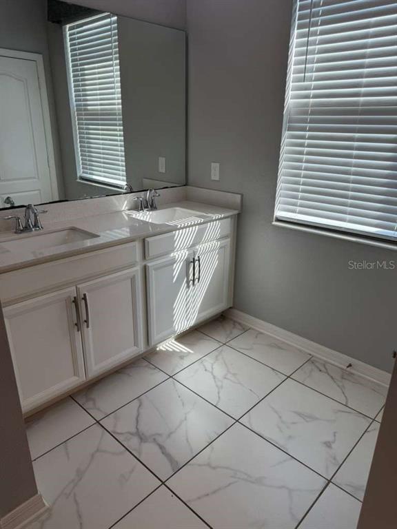 Building Photo - 1301 Clear Brook Pl