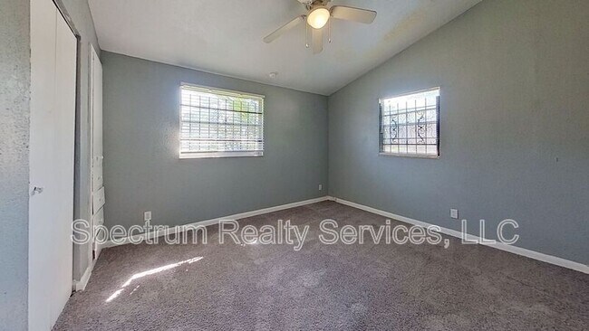 Building Photo - 9276 Greenleaf Rd