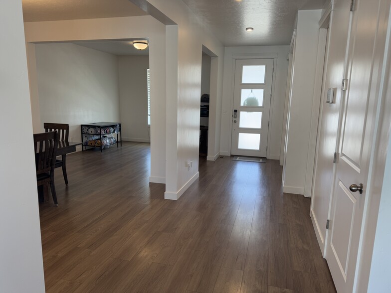 Building Photo - 1538 W 990 S