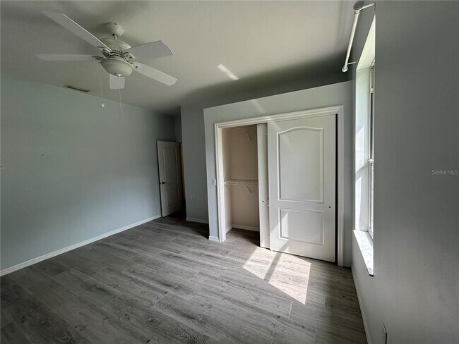 Building Photo - 5774 N Lamp Post Dr