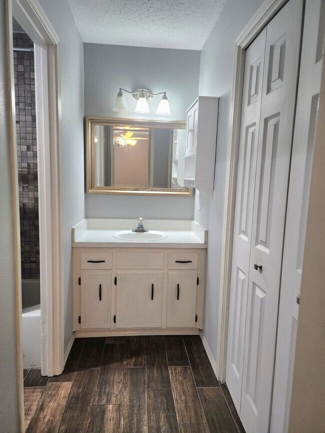 Building Photo - Charming Home with Pool & Prime Location!