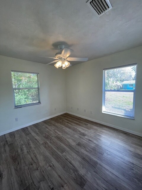 Building Photo - 111 Valencia Dr