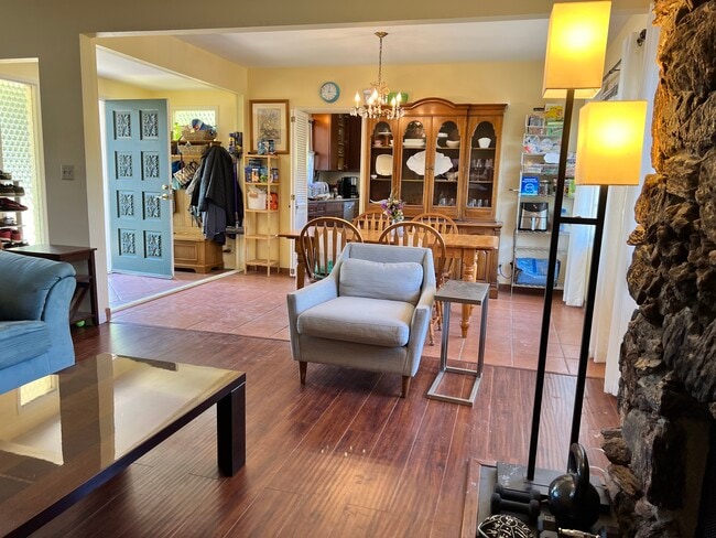 Building Photo - 2909 Ventura Dr