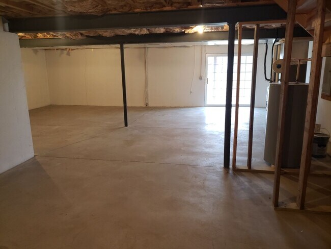 Building Photo - 172 Randolph Dr