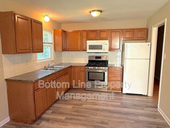 Building Photo - 612 Dundeen Dr
