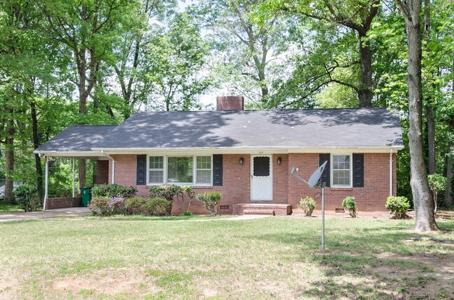 Building Photo - 827 Glendora Dr