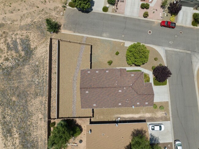 Building Photo - 3 bedrooms plus a den, 2 bath home in Brig...