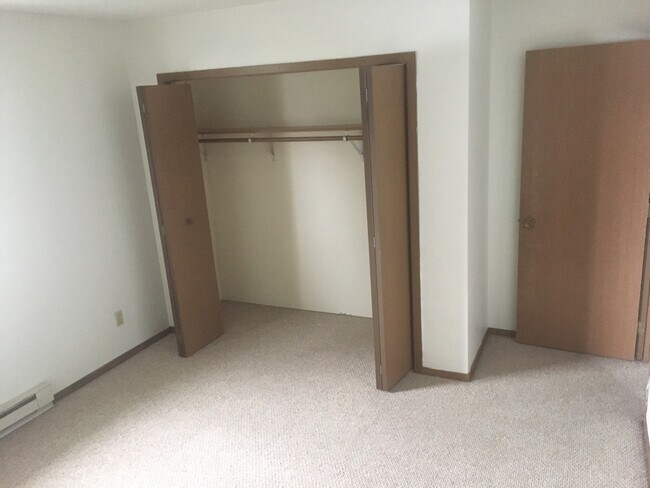 Building Photo - Deluxe 2 Bedroom Apartment in Montgomery –...