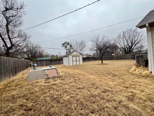 Building Photo - 526 Nebraska St