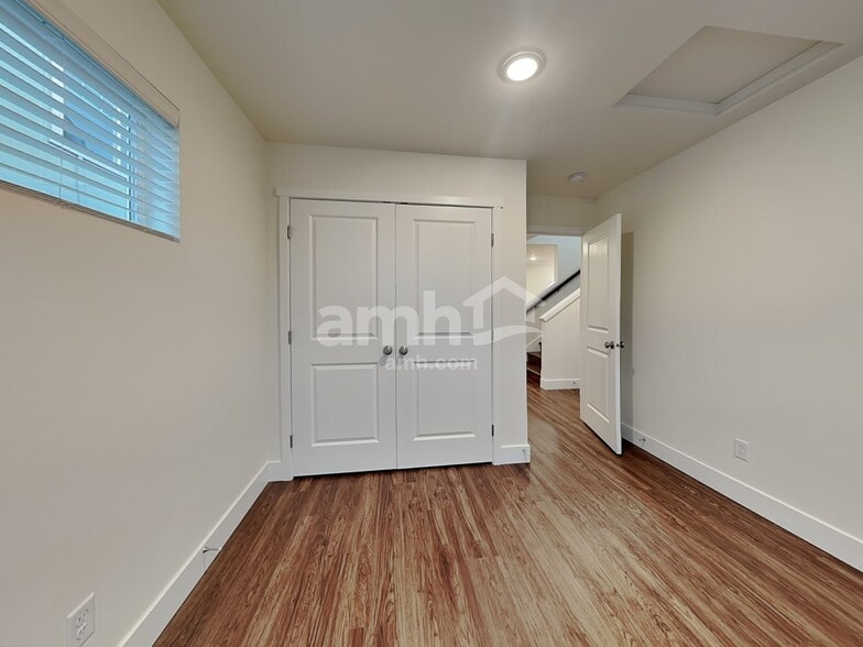 Building Photo - 23379 SE Dogwood St