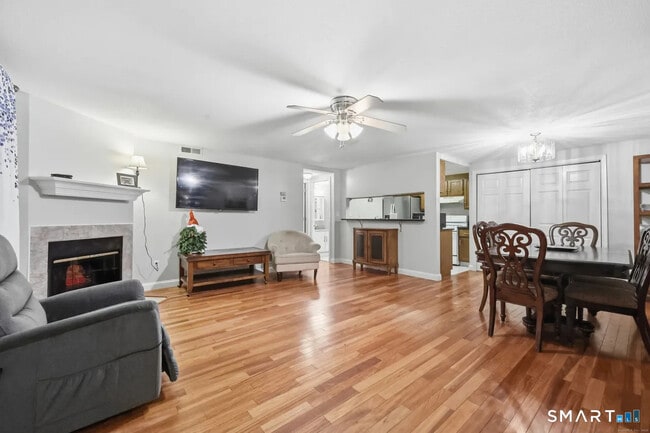 Building Photo - 46 Little Oak Ln