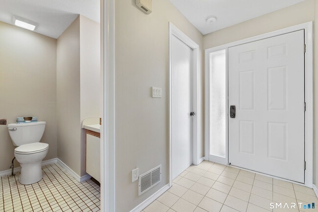 Building Photo - 68 Copper Beech Dr