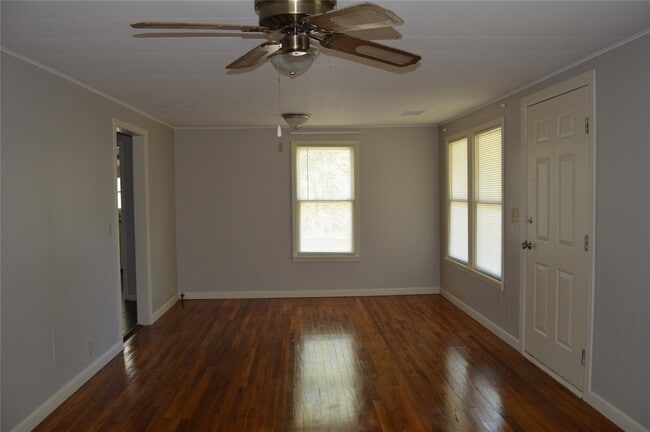 Building Photo - 110 Cedar St