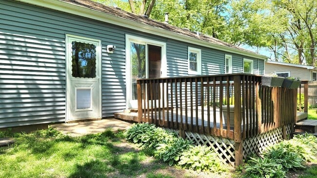 Building Photo - 608 Sheridan Dr