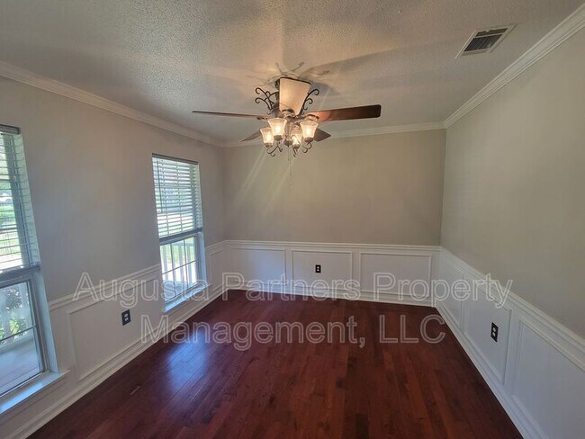 Building Photo - 157 Moss Creek Dr